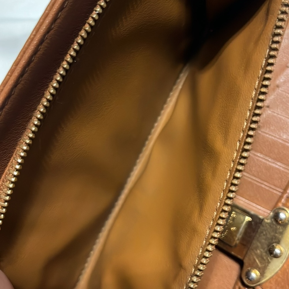 Louis Vuitton 2009 Leather Mahina Brown Amelia International Wallet - Picture 10 of 13